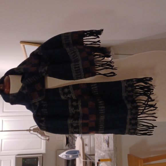 American Eagle scarf navy orange printed graphic Aztec design tassels used - Picture 14 of 16